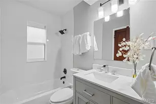 6933 Melrose Ave, University City, MO 63130 - Photo 13