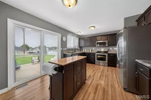 1170 Sunny Ridge Dr, O'Fallon, MO 63366 - Photo 7