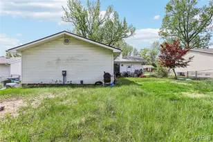1684 Kew Gardens Dr, Florissant, MO 63031 - Photo 3