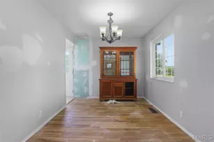 1684 Kew Gardens Dr, Florissant, MO 63031 - Photo 3