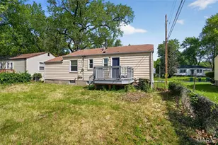 1124 Grenshaw Dr, Saint Louis, MO 63137 - Photo 5