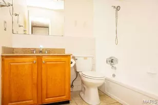 4355 Maryland Ave, Saint Louis, MO 63108 - Photo 11