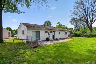 25 Jane Ct, Maryland Heights, MO 63043 - Photo 29