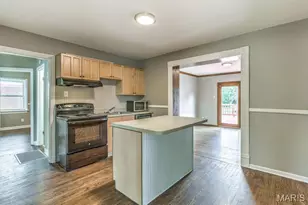 4 Duchesne Dr, Florissant, MO 63031 - Photo 7