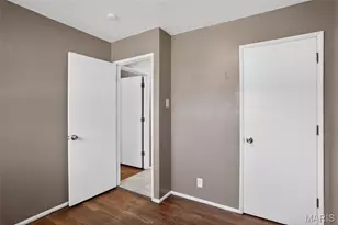 1752 Hudson Rd, Saint Louis, MO 63136 - Photo 17