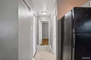 1752 Hudson Rd, Saint Louis, MO 63136 - Photo 23