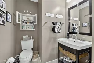 5754 Wickershire Ln, Oakville, MO 63129 - Photo 19
