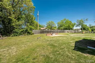 9025 Brassie Dr, Overland, MO 63114 - Photo 47