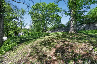 1921 Americana Way, Fenton, MO 63026 - Photo 9