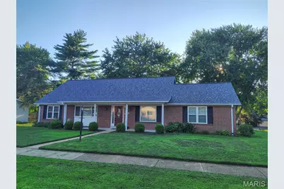 1029 Fernway Lane, Creve Coeur, MO 63141 - Photo 1