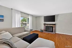 12538 Parkway Acres Ct, Maryland Heights, MO 63043 - Photo 7