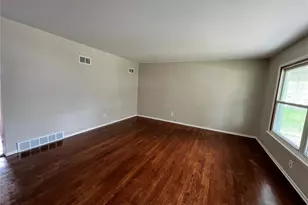 1322 Petite Dr, Saint Louis, MO 63138 - Photo 3