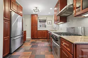 7619 Stanford Ave, University City, MO 63130 - Photo 11