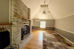 24306 Parade Dr, Lebanon, MO 65536 - Photo 7