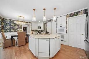 15991 Meadow Oak Dr, Chesterfield, MO 63017 - Photo 11