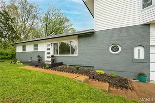 270 E Skyline Dr, Ballwin, MO 63011 - Photo 5