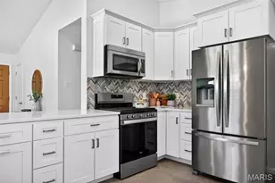 512 Acorn Dr, Saint Louis, MO 63126 - Photo 11