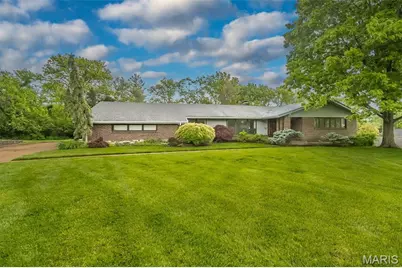 336 Hackmann Lane, Creve Coeur, MO 63141 - Photo 3