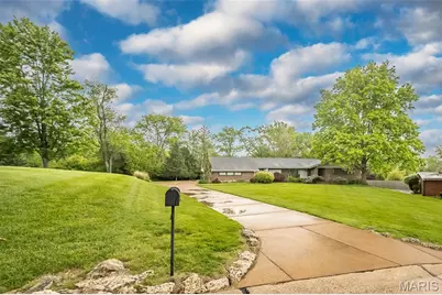 336 Hackmann Lane, Creve Coeur, MO 63141 - Photo 5