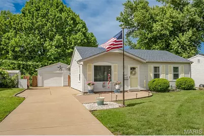 12167 Parkwood Place, Maryland Heights, MO 63043 - Photo 1