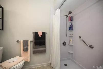 12167 Parkwood Place, Maryland Heights, MO 63043 - Photo 17