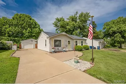 12167 Parkwood Place, Maryland Heights, MO 63043 - Photo 33