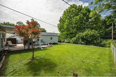 12167 Parkwood Place, Maryland Heights, MO 63043 - Photo 25