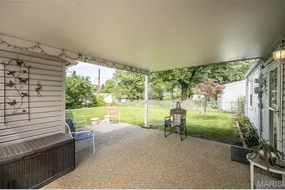 12167 Parkwood Place, Maryland Heights, MO 63043 - Photo 23