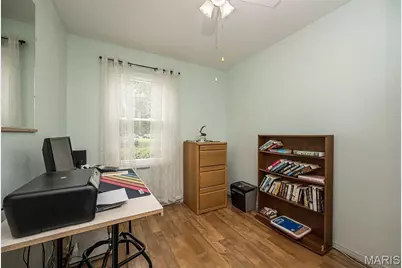12167 Parkwood Place, Maryland Heights, MO 63043 - Photo 21