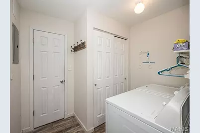 12167 Parkwood Place, Maryland Heights, MO 63043 - Photo 13