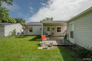 12167 Parkwood Pl, Maryland Heights, MO 63043 - Photo 27