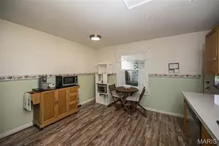 12167 Parkwood Pl, Maryland Heights, MO 63043 - Photo 11