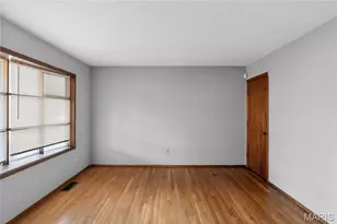 1742 Bradshaw Dr, Saint Louis, MO 63136 - Photo 7