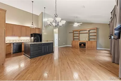 5604 Hillcamp Court, Saint Louis, MO 63128 - Photo 9