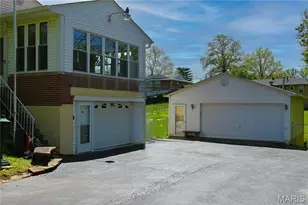10022 Elise Dr, Lakeshire, MO 63123 - Photo 3
