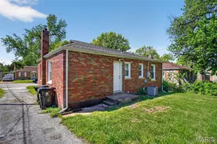 8211 Montreal Dr, Saint Louis, MO 63132 - Photo 9