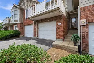 2224 Ole Castle Ct, Chesterfield, MO 63017 - Photo 3