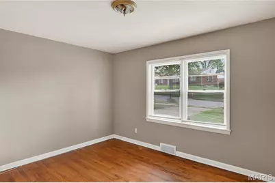 9466 Adler Avenue, Saint Louis, MO 63137 - Photo 11