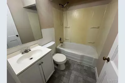 305 Mueller Avenue, Saint Louis, MO 63135 - Photo 3