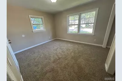 305 Mueller Avenue, Saint Louis, MO 63135 - Photo 5