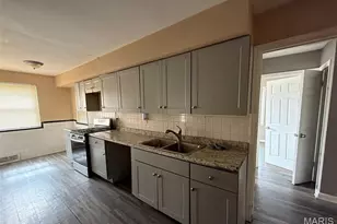 1082 Fontaine Pl, Saint Louis, MO 63137 - Photo 5