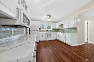 8205 Midwood Ave, Berkeley, MO 63134 - Photo 7