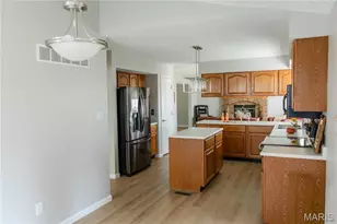 1118 Treeshade Dr, Saint Peters, MO 63376 - Photo 13