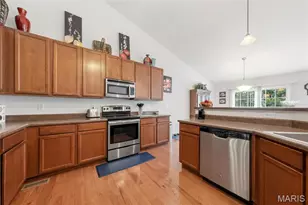 1431 Colonial Dr, Saint Charles, MO 63304 - Photo 15