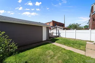 5750 Gresham Ave, Saint Louis, MO 63109 - Photo 35