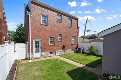 5750 Gresham Avenue, Saint Louis, MO 63109 - Photo 31