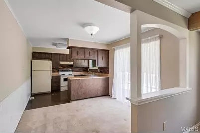 5615 Chalet Manor Court, Saint Louis, MO 63129 - Photo 9