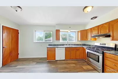 8930 Sides Court, Jennings, MO 63136 - Photo 3