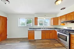 8930 Sides Ct, Jennings, MO 63136 - Photo 3