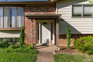 4882 Arevalo Dr, Saint Louis, MO 63128 - Photo 3